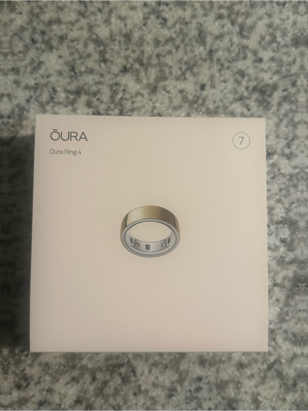 Oura Ring 4 - Gold Finish